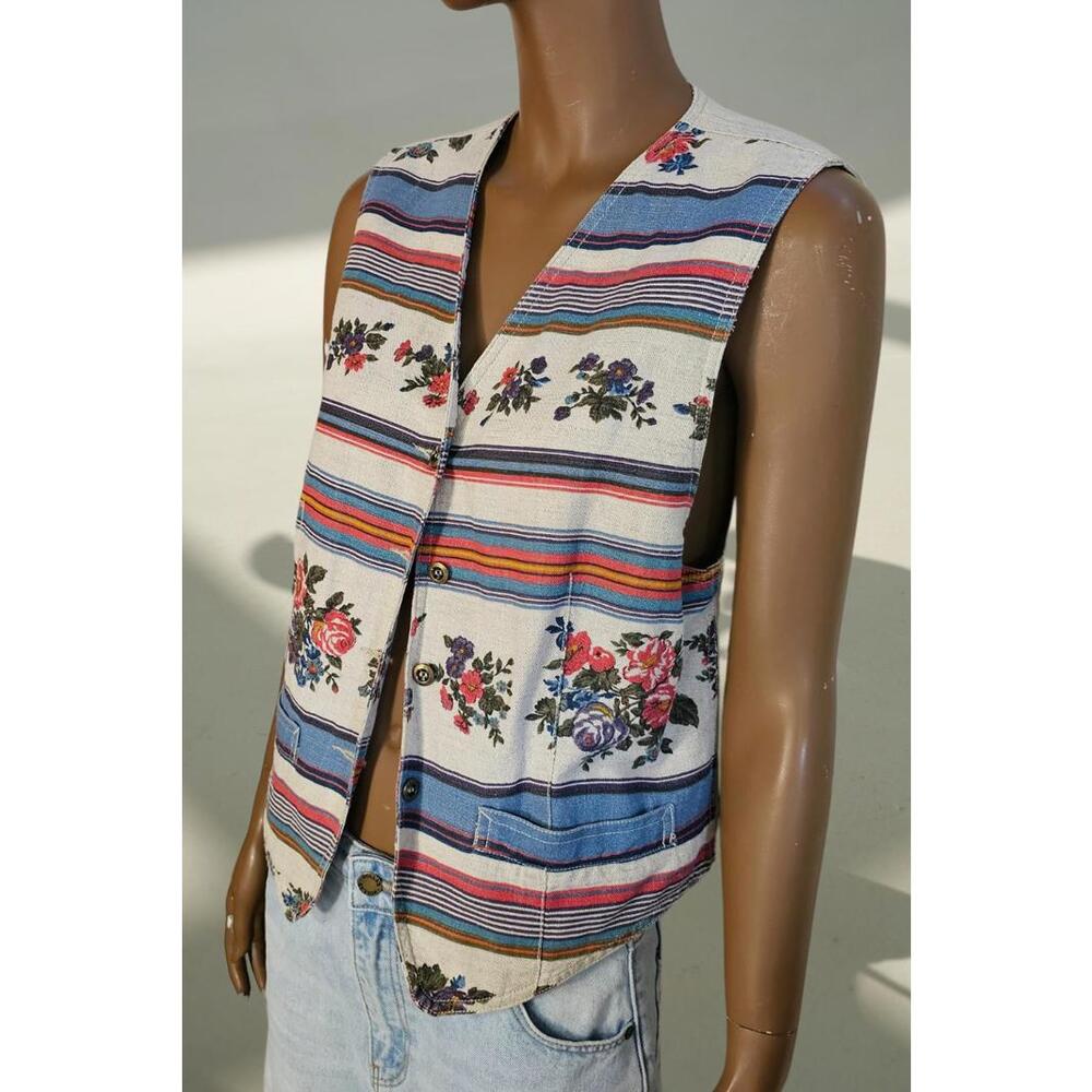 Vintage lizwear size M vest featuring floral print and stripes